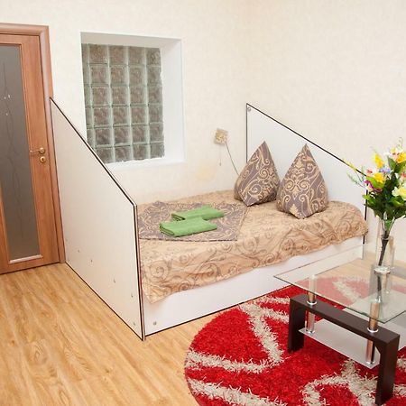 Semi-Luxury Apartment On Zhukovskogo Street 57 Zaporizhia Esterno foto