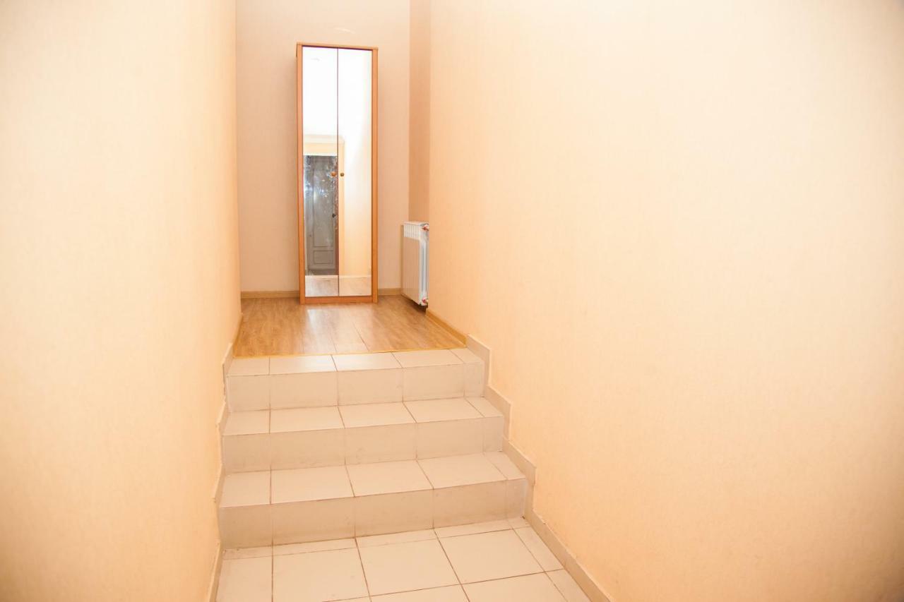 Semi-Luxury Apartment On Zhukovskogo Street 57 Zaporizhia Esterno foto