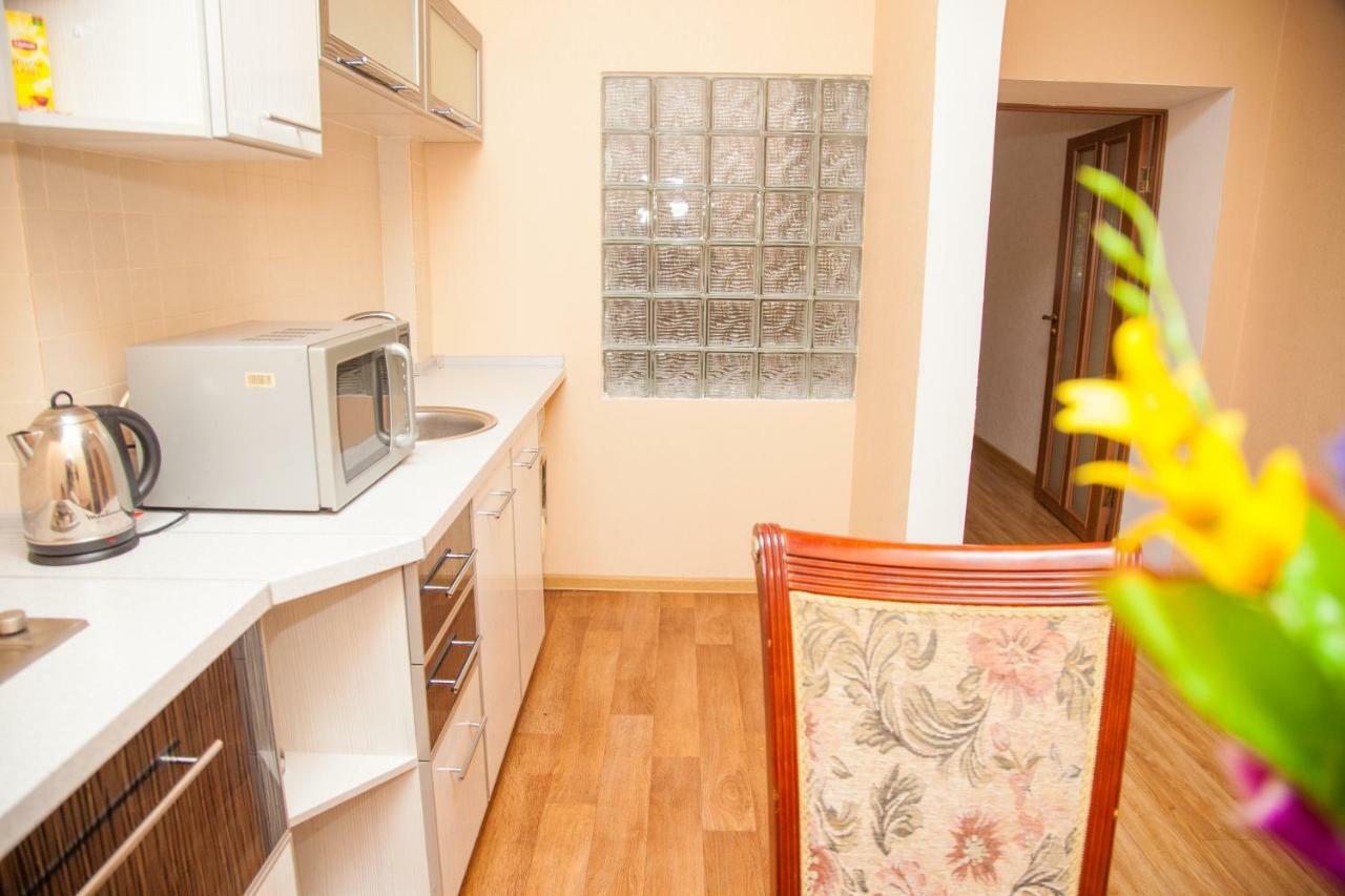 Semi-Luxury Apartment On Zhukovskogo Street 57 Zaporizhia Esterno foto