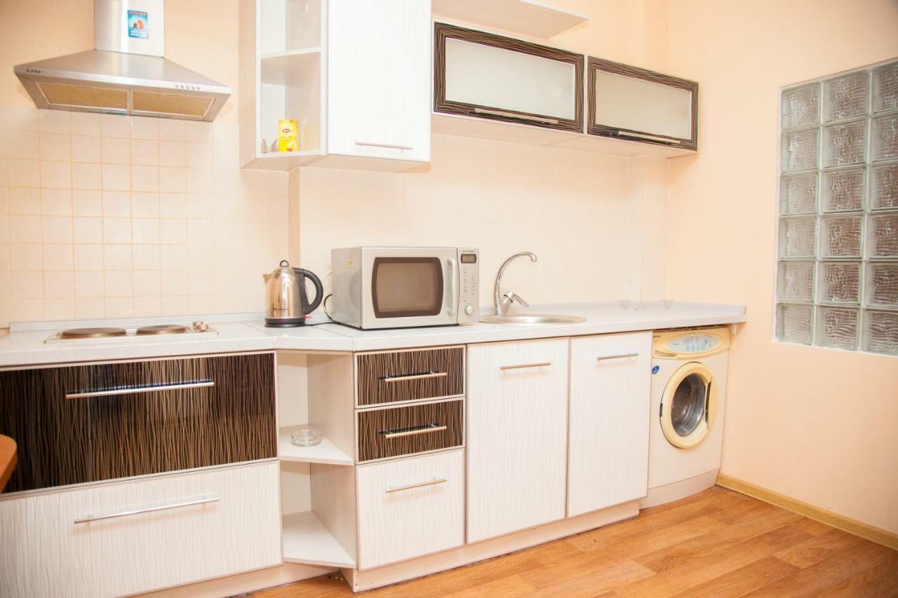 Semi-Luxury Apartment On Zhukovskogo Street 57 Zaporizhia Esterno foto